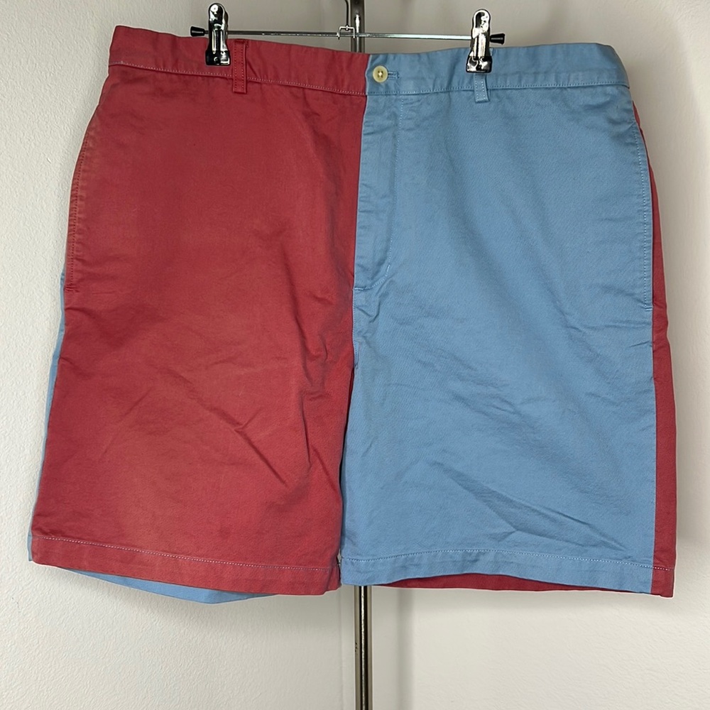 🔹 Vineyard Vines Color Block Shorts